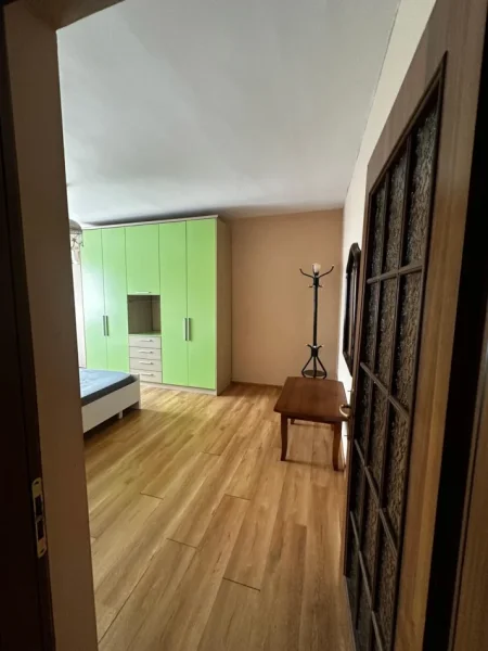Tirane, jepet me qera apartament 2+1 Kati 3, 96 m² 500 € (Rruga Kongresi i Manastirit)
