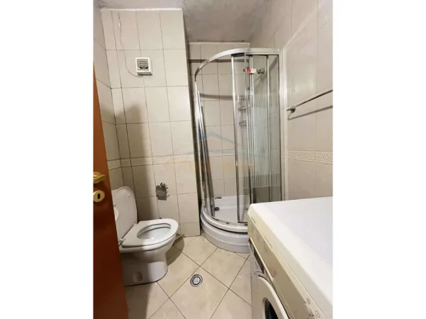 Tirane, jepet me qera apartament Dublex Kati 6, 72 m² 500 € (Komuna Parisit)