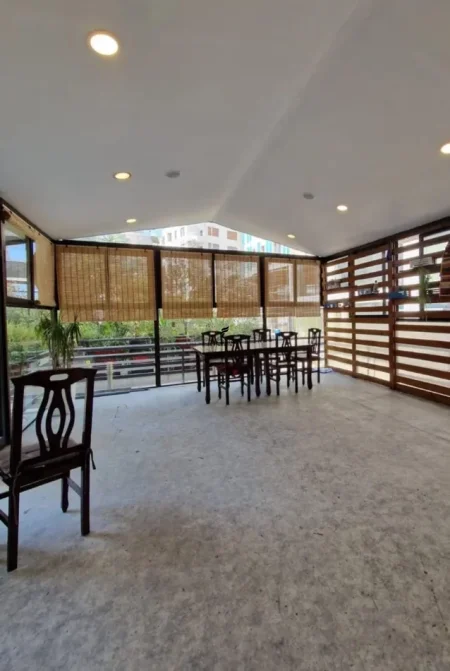 Tirane, jepet me qera zyre Kati 0, 102 m² 950 € (ZOGU I ZI)