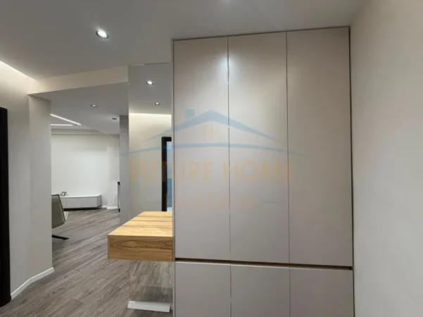 Tirane, shitet apartament 1+1 Kati 8, 65 m² 109.000 € (Yzberisht)