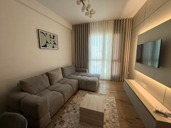 Tirane, jepet me qera apartament 1+1 Kati 8, 60 m² 587 € (Rruga 5 Maji)