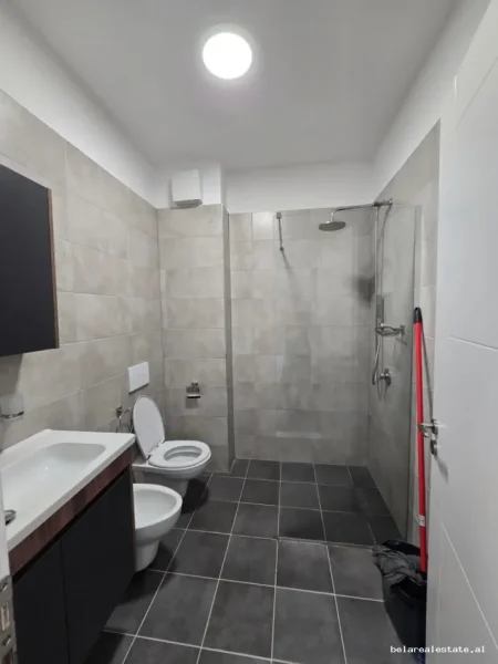 Tirane, jepet me qera apartament 1+1 Kati 3, 74 m² 480 €
