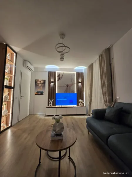 Tirane, jepet me qera apartament 1+1 Kati 3, 74 m² 480 €