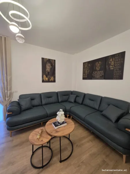 Tirane, jepet me qera apartament 1+1 Kati 3, 74 m² 480 €
