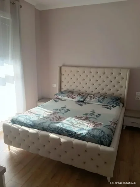 Tirane, jepet me qera 1+1 Kati 9, 60 m² 500 € (Don Bosco)