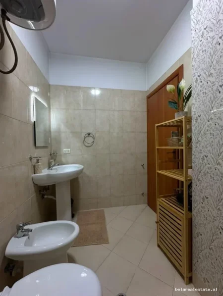 Tirane, jepet me qera apartament 1+1 Kati 3, 690 € 