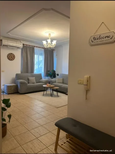 Tirane, jepet me qera apartament 1+1 Kati 3, 690 € 