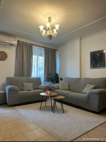 Tirane, jepet me qera apartament 1+1 Kati 3, 690 € 
