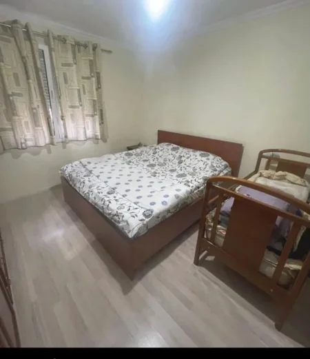 Tirane, jepet me qera apartament 2+1 Kati 2, 500 € (rruga e elbsanit , shkolla e baletit)