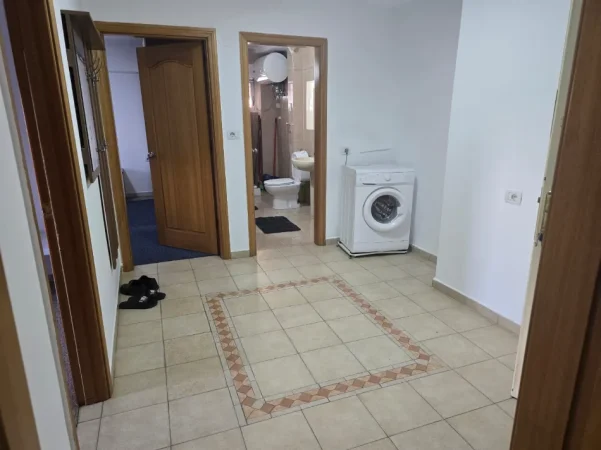 Tirane, jepet me qera apartament 2+1 Kati 4, 95 m² 600 € (Qender, tek 9kateshet)