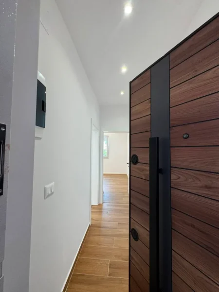 Tirane, shitet apartament 2+1+Ballkon Kati 4, 64 m² 168.000€, Rruga 4 Deshmoret