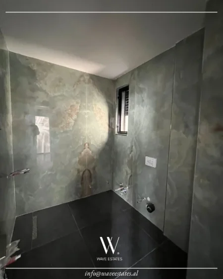 Durres, shitet Vile 4+1 , 330 m² 