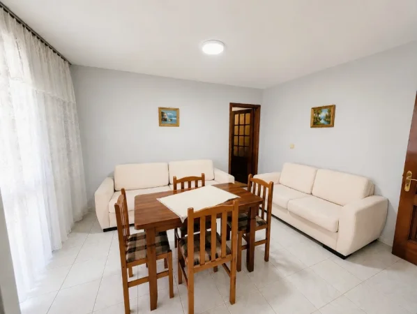 Tirane, jepet me qera apartament 2+1 Kati 1, 90 m² 500 € (ali demi,shkolla ali demi)