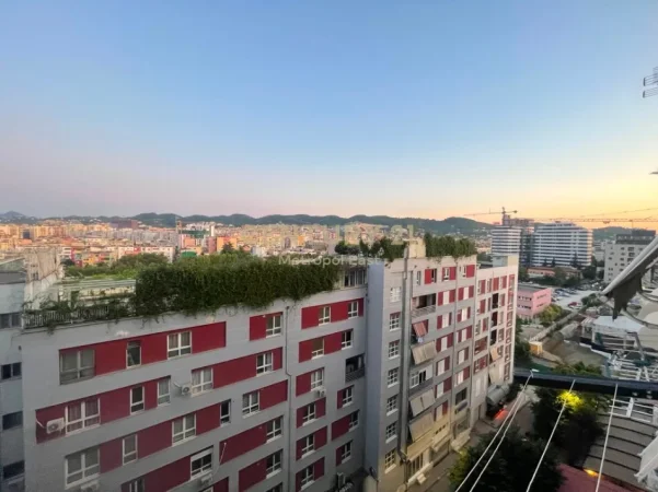 Tirane, jepet me qera apartament 2+1 Kati 9, 112 m² 750 € 