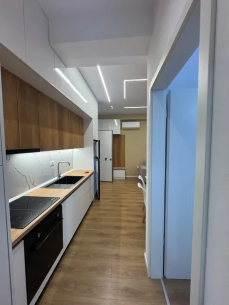 Tirane, jepet me qera apartament 1+1 Kati 3, 75 m² 500 € (Kompleksi Kadiu)