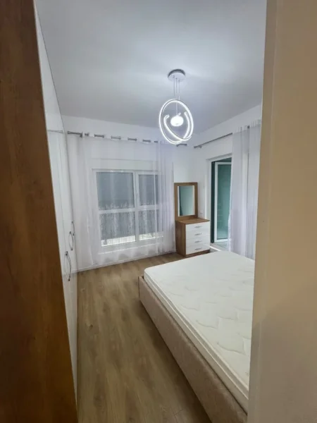 Tirane, jepet me qera apartament 1+1 Kati 3, 75 m² 500 € (Kompleksi Kadiu)