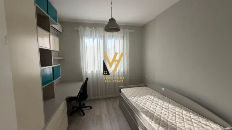 Tirane, jepet me qera apartament 2+1+Ballkon Kati 4, 80 m² 670 € (LIQENI THATE)