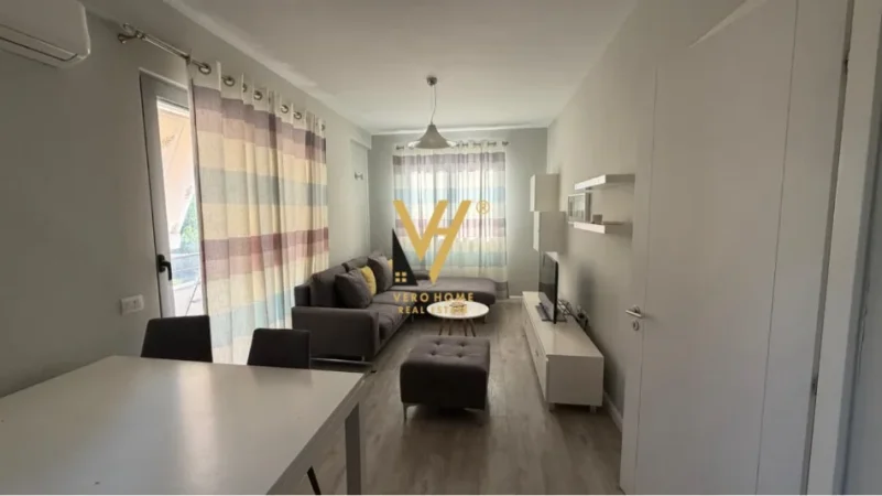 Tirane, jepet me qera apartament 2+1+Ballkon Kati 4, 80 m² 670 € (LIQENI THATE)