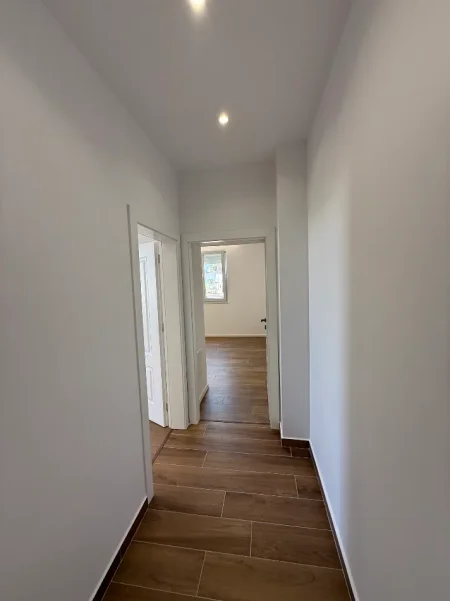 Tirane, shitet apartament 2+1+Ballkon Kati 4, 64 m² 168.000 €