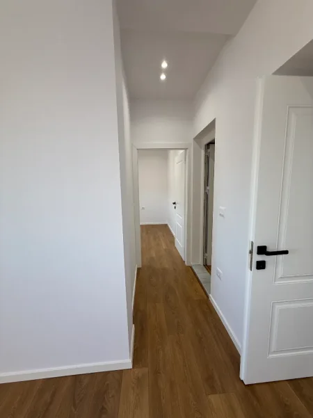 Tirane, shitet apartament 2+1+Ballkon Kati 4, 64 m² 168.000 €