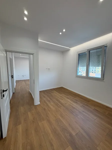 Tirane, shitet apartament 2+1+Ballkon Kati 4, 64 m² 168.000 €