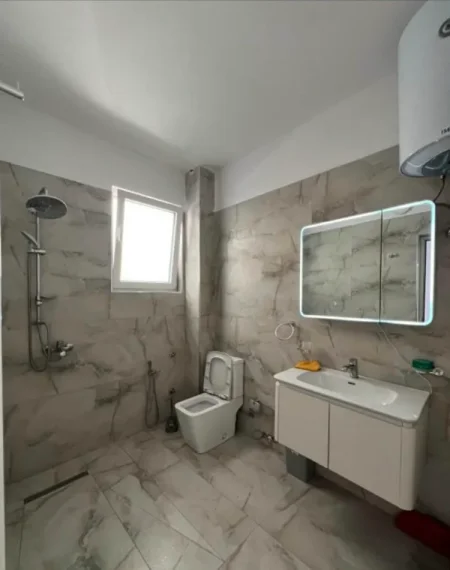 Tirane, jepet me qera apartament 2+1+Ballkon Kati 3, 120 m² 500 € (Rruga sanatoriumit)