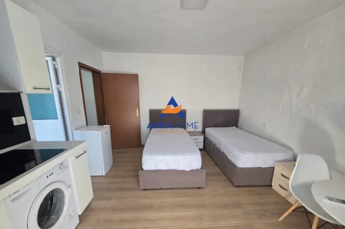 Tirane, jepet me qera apartament 1+1+Ballkon Kati 4, 38 m² 472 € 