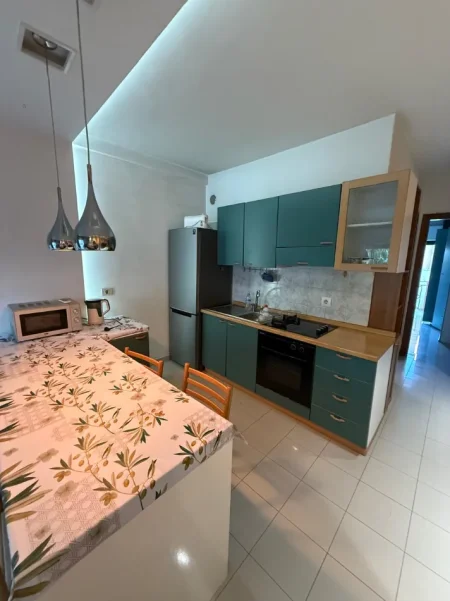 Tirane, jepet me qera apartament 1+1 Kati 3, 60 m² 500 €