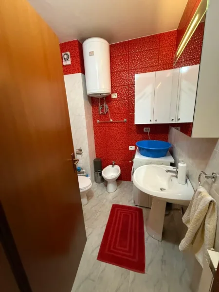 Tirane, jepet me qera apartament 1+1 Kati 3, 60 m² 500 €