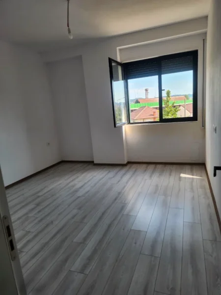 Tirane, shitet apartament 3+1 Kati 1, 150 m² 202.500 € (Paskuqan)