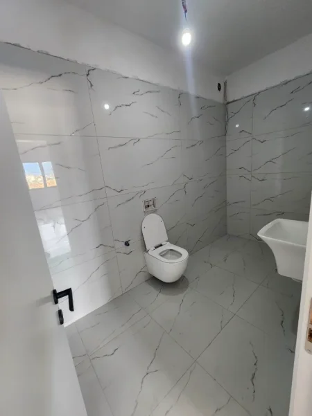 Tirane, shitet apartament 3+1 Kati 1, 150 m² 202.500 € (Paskuqan)