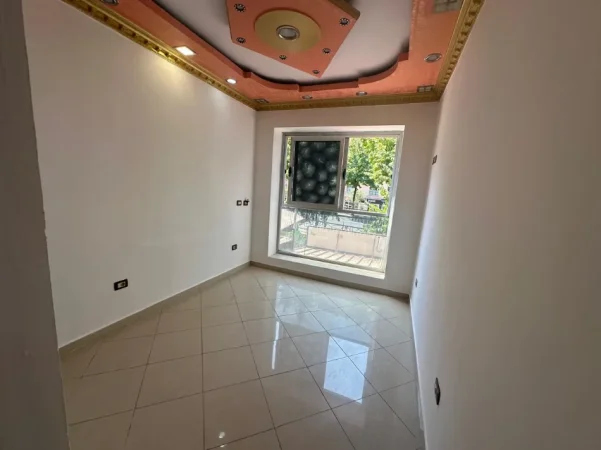 Tirane, shitet ambjent biznesi Kati 1, 69 m² 220.000 € (Rruga e Durresit)