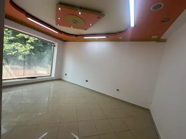Tirane, shitet ambjent biznesi Kati 1, 69 m² 220.000 € (Rruga e Durresit)