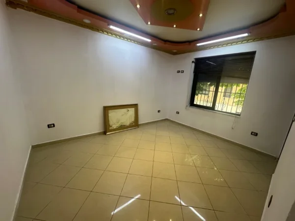 Tirane, shitet ambjent biznesi Kati 1, 69 m² 220.000 € (Rruga e Durresit)