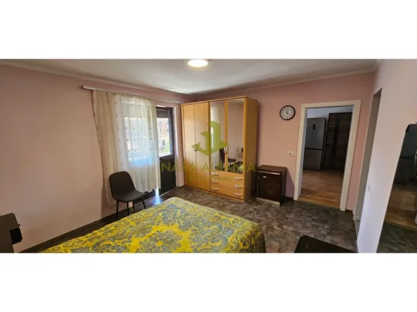 Tirane, jepet me qera apartament 1+1 Kati 4, 500 € (Mihal Grameno)