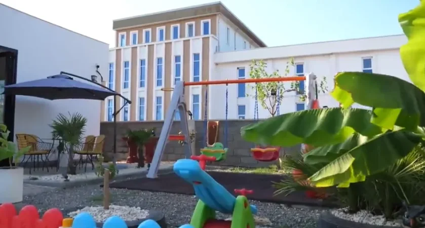 Kurbin, shitet aktivitet biznesi , 3.545 m² 450.000 € (Dalja Sanxhakut)