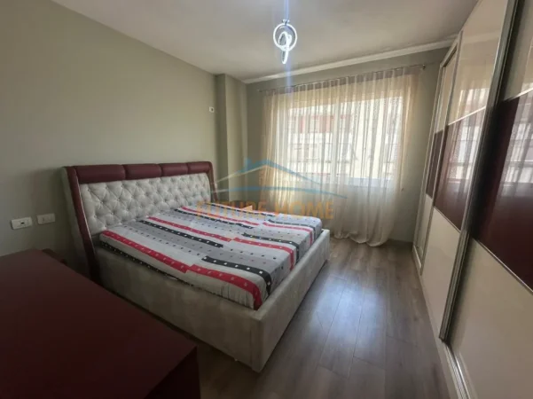 Tirane, shes apartament 1+1+Ballkon Kati 5, 73 m² 120.000 € (unaza e re)