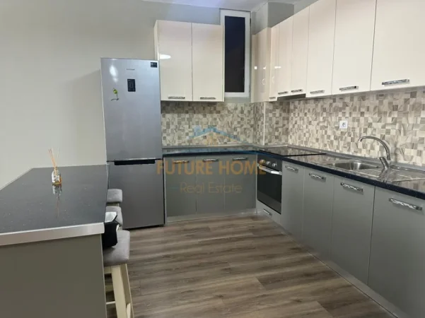 Tirane, shes apartament 1+1+Ballkon Kati 5, 73 m² 120.000 € (unaza e re)