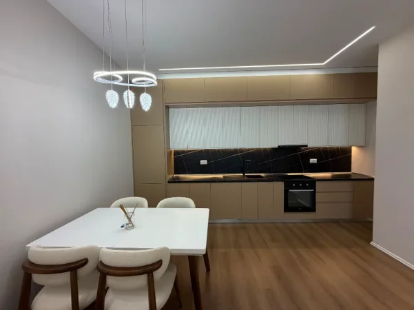 Tirane, jepet me qera apartament 2+1 Kati 3, 122 m² 1.100 € (Vasil Shanto)