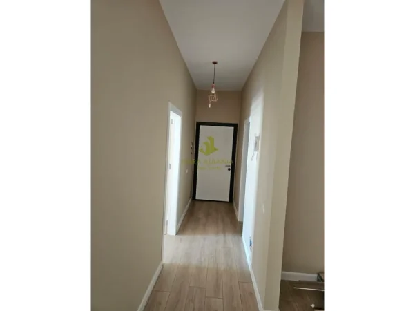 Tirane, shitet apartament 1+1 Kati 4, (Sauku)