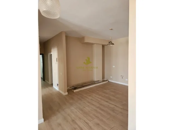 Tirane, shitet apartament 1+1 Kati 4, (Sauku)