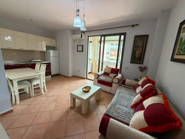 Tirane, jepet me qera apartament 1+1+Ballkon Kati 6, 65 m² 500 € (Ish Tregu Elektrik/Ali Demi)