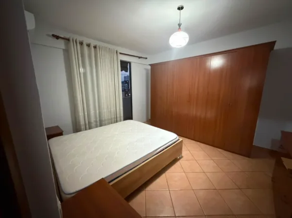 Tirane, jepet me qera apartament 1+1+Ballkon Kati 6, 65 m² 500 € (Ish Tregu Elektrik/Ali Demi)
