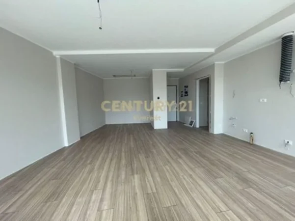 Tirane, jepet me qera apartament 2+1 Kati 3, 129 m² 1.500 € (Liqeni Artificial)