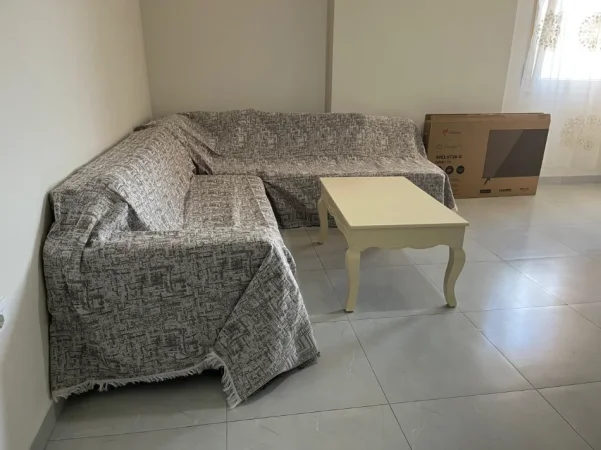 Tirane, jepet me qera apartament 2+1+Ballkon Kati 9, 90 m² 550 € (Golden Park Perballe Spitalit Amerikan 3)