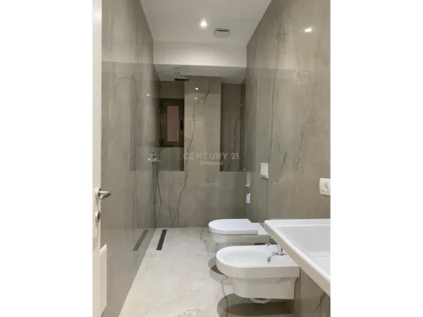 Tirane, jepet me qera zyre Kati 10, 135 m² 1.500 € (Ish Garda)