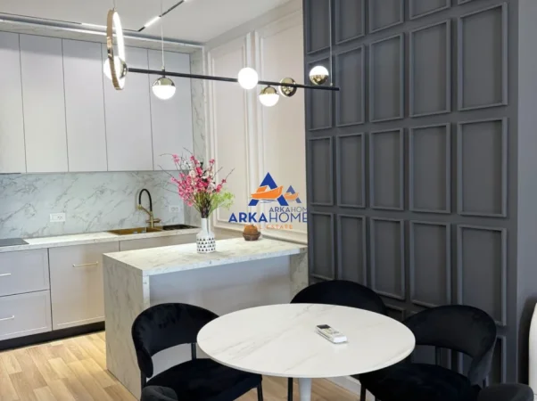 Tirane, jepet me qera apartament 2+1+Ballkon Kati 7, 117 m² 1.074 € 