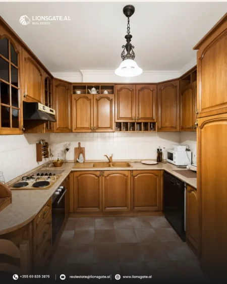 Tirane, jap me qera 2+1 , 80 m² 600 € 