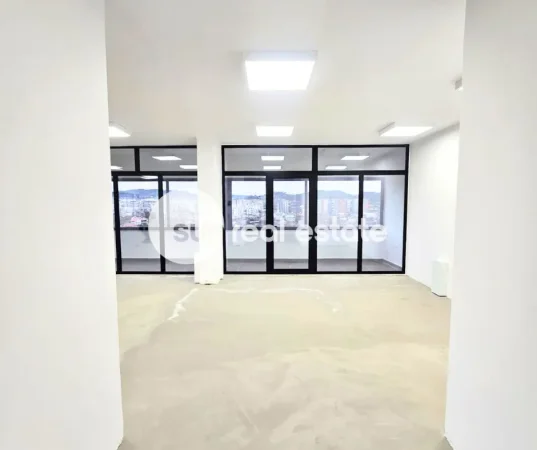 Tirane, shitet ambjent biznesi Kati 9, 202 m² (PRANE CASA I TALIA)