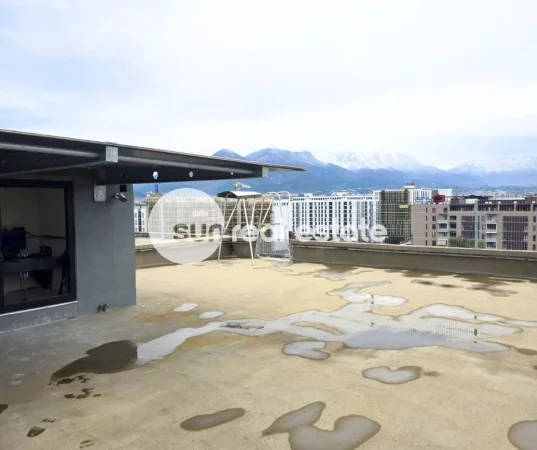 Tirane, shitet ambjent biznesi Kati 9, 202 m² (PRANE CASA I TALIA)
